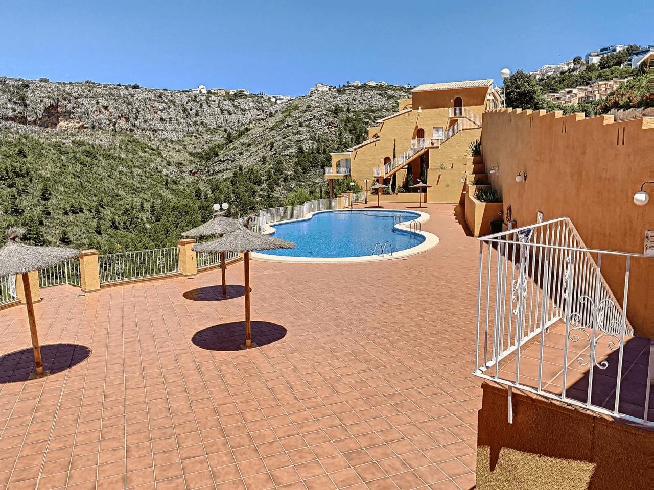 Cumbre del Sol, appartement moderne avec jardin privé