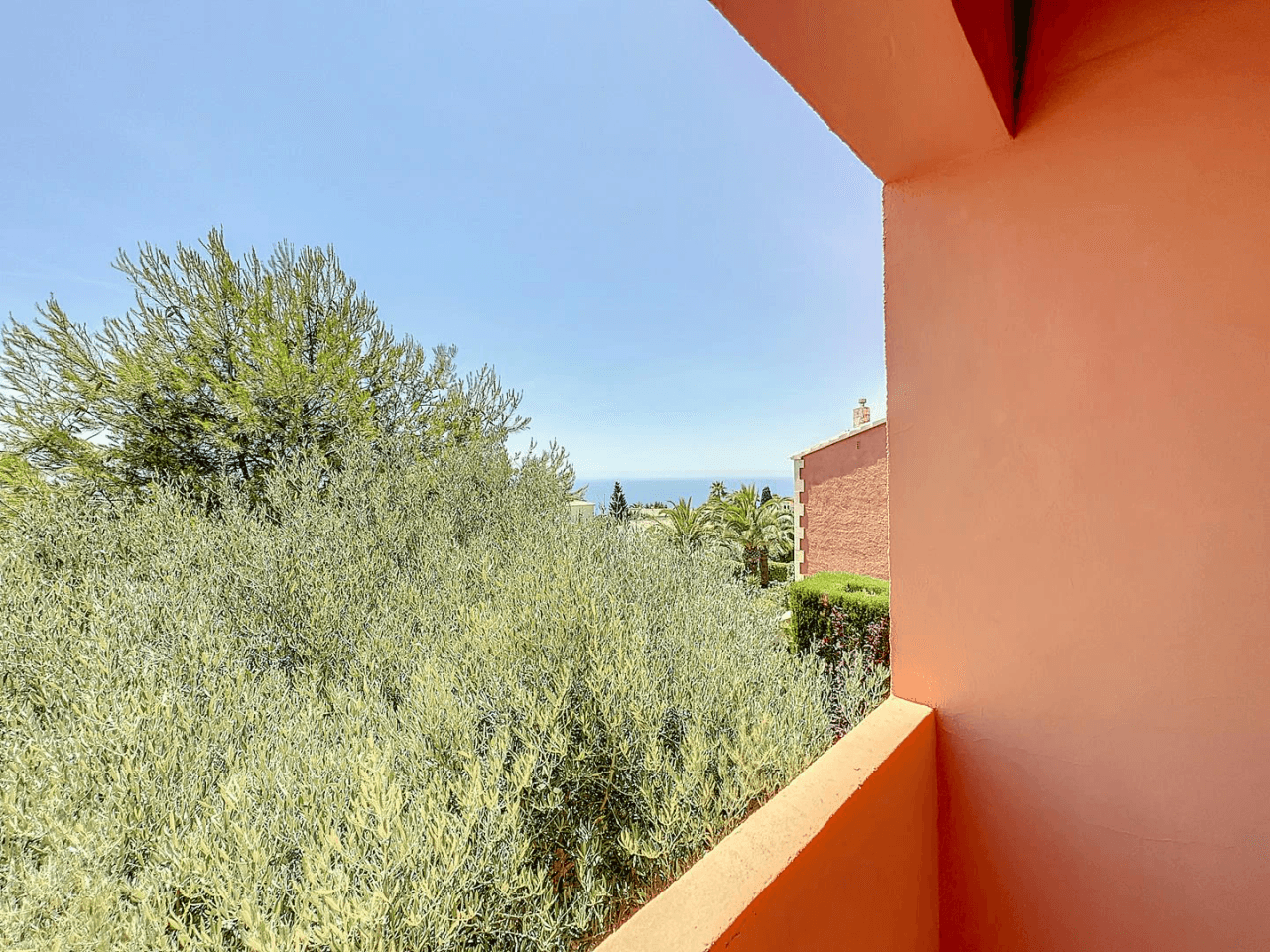 Villa Cumbre del Sol avec piscine privée proche de tous les services