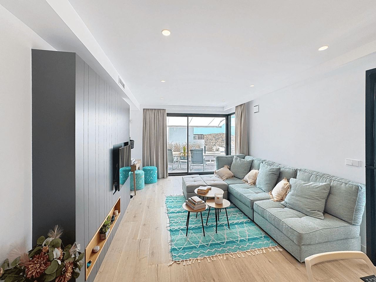 Impressionnant penthouse moderne à Cumbre del Sol avec vues panoramiques dans les Jardins de Montecala