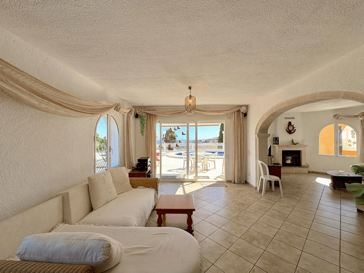 Villa Cumbre del Sol avec vue sur la mer et piscine privée.