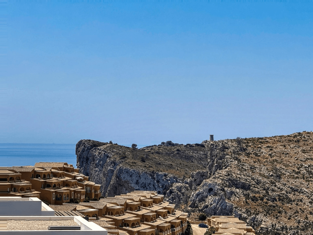Impressionnant penthouse moderne à Cumbre del Sol avec vues panoramiques dans les Jardins de Montecala