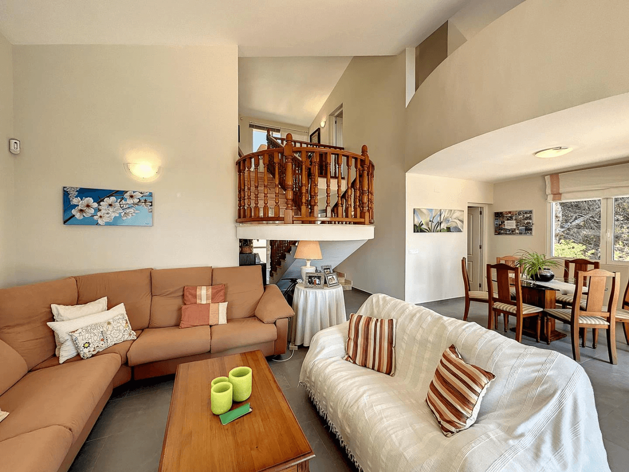 Villa Cumbre del Sol avec piscine privée proche de tous les services
