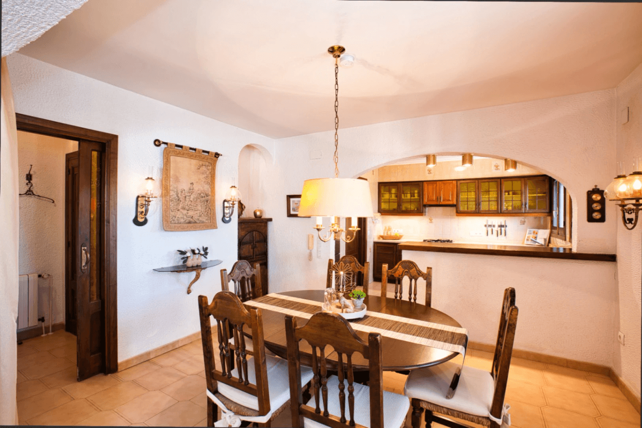 Villa traditionnelle avec vue sur la mer à vendre à Benissa