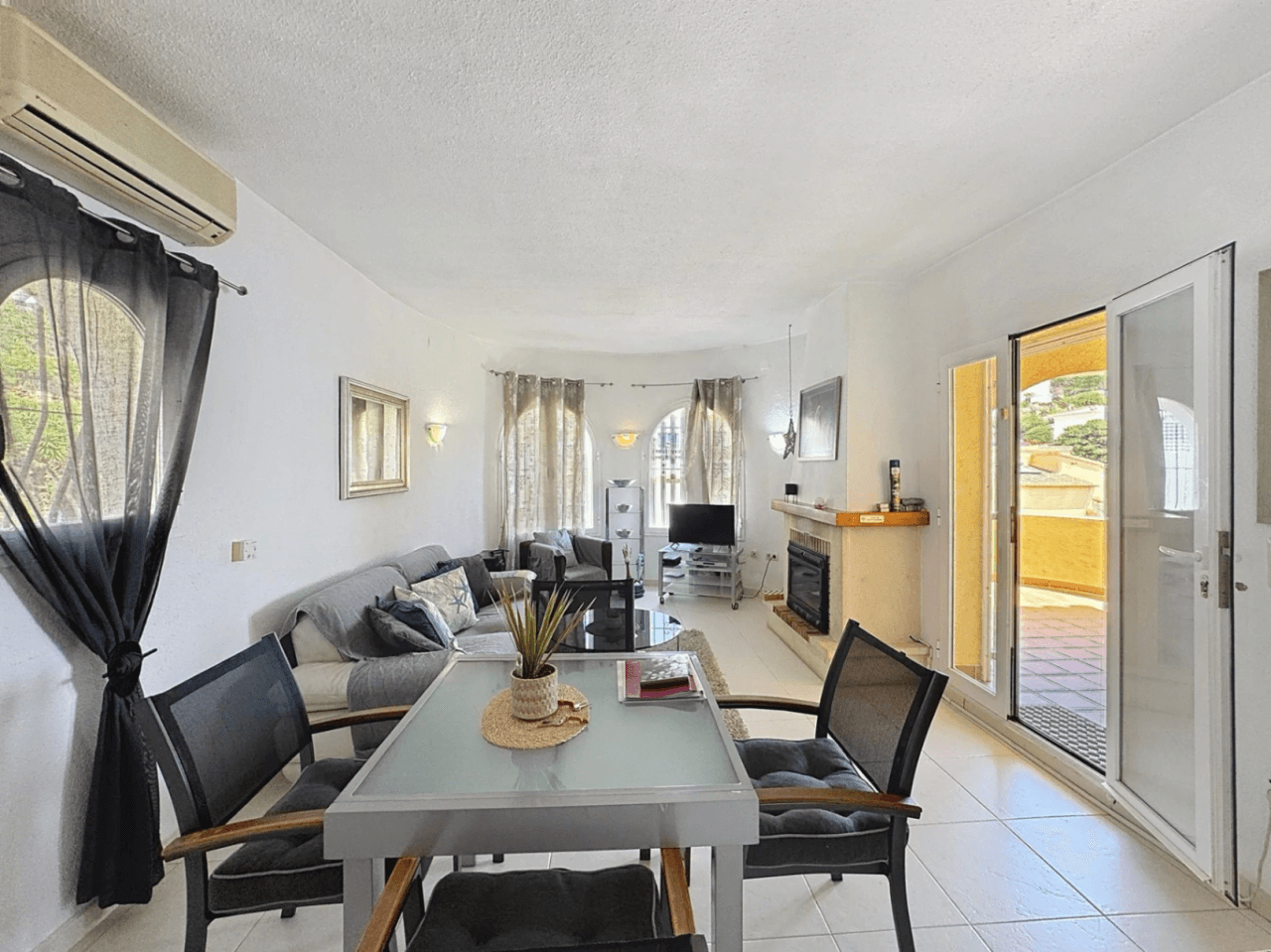 Villa Cumbre del Sol avec vue sur la mer et piscine privée
