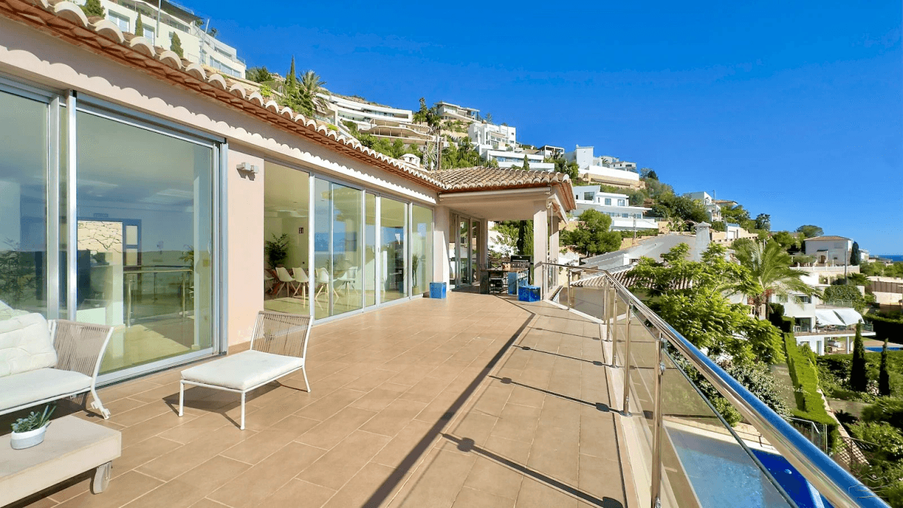 Villa moderne à vendre à La Corona avec vue sur la mer - Javea