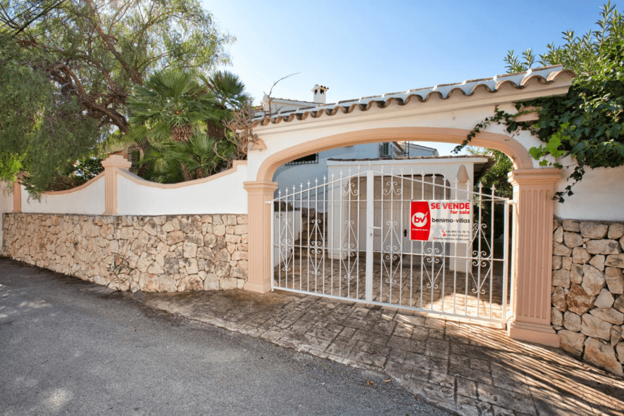 Villa traditionnelle avec vue sur la mer à vendre à Benissa