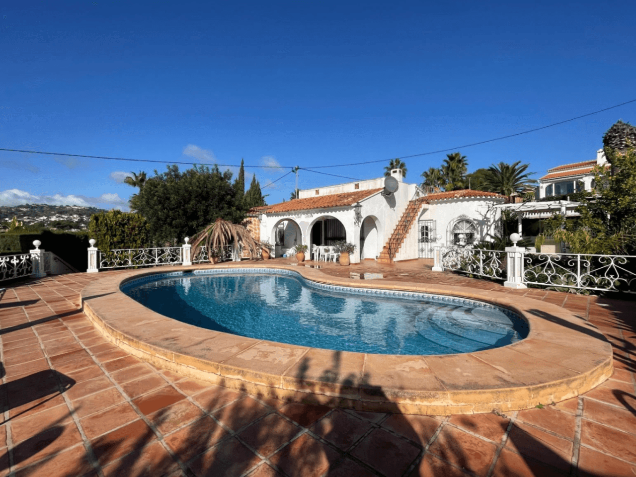 Villa de plain-pied à vendre avec une vue mer magnifique, à proximité des commodités à San Jaime, Benissa