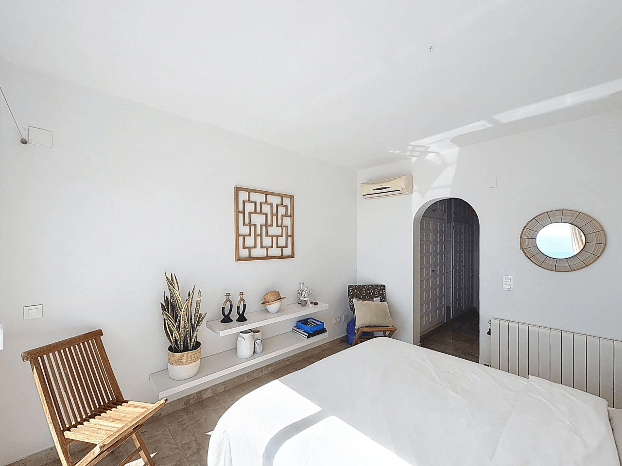 Villa rénovée de Cumbre del Sol avec des vues spectaculaires sur la mer.