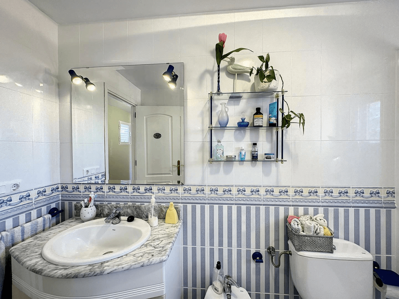 Villa Cumbre del Sol avec piscine privée proche de tous les services