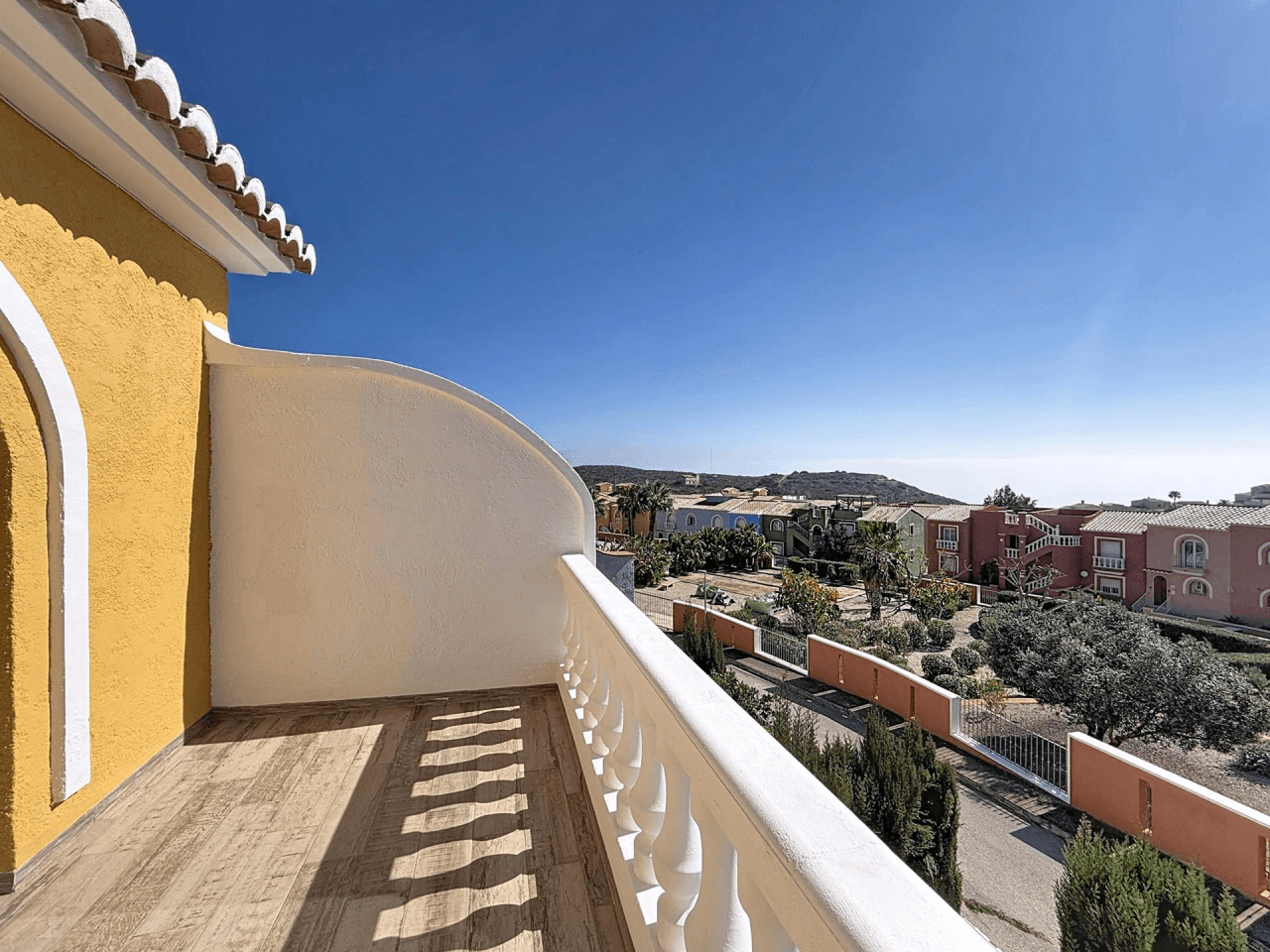 Cumbre del Sol appartement duplex rénové à Pueblo de la Paz
