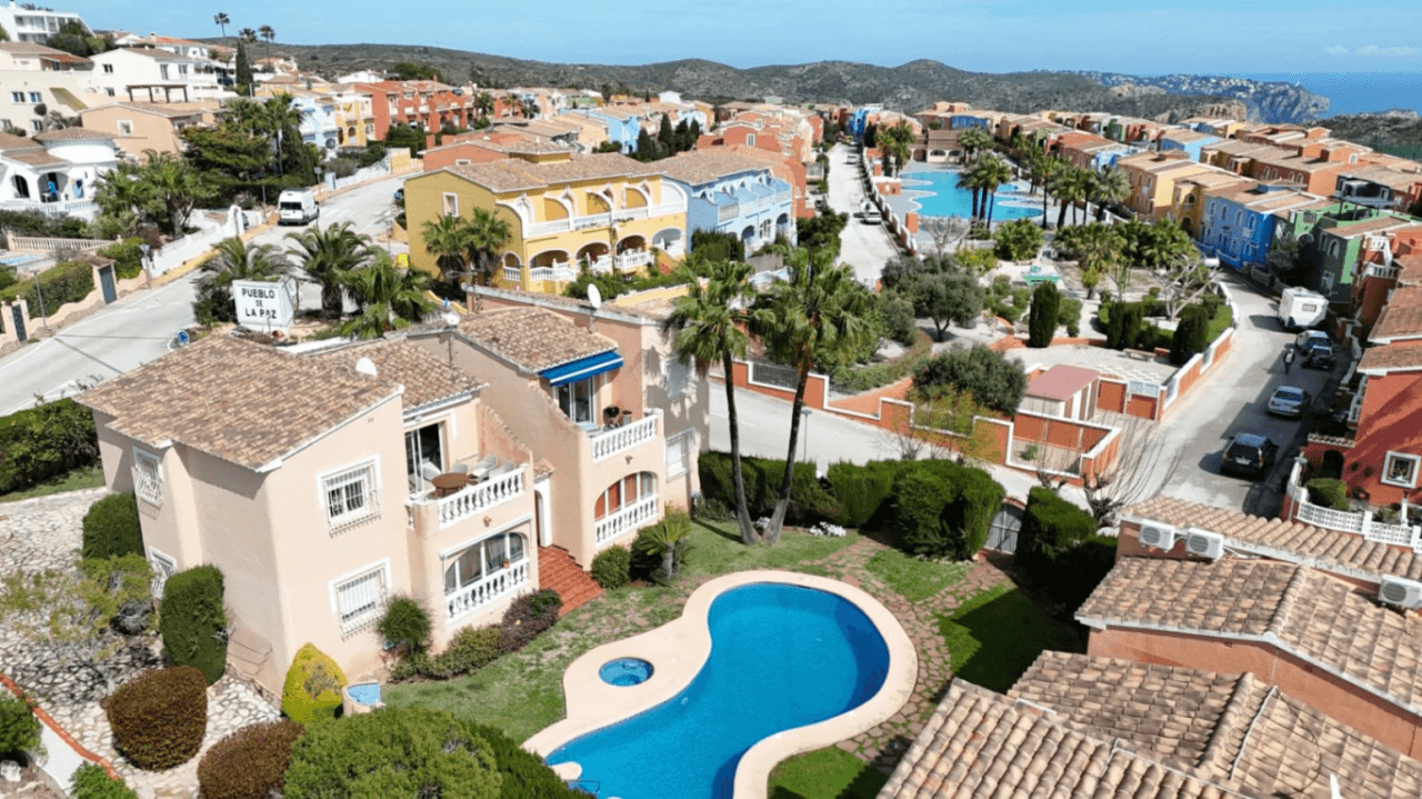 Appartement rénové à Cumbre del Sol avec vue sur la mer