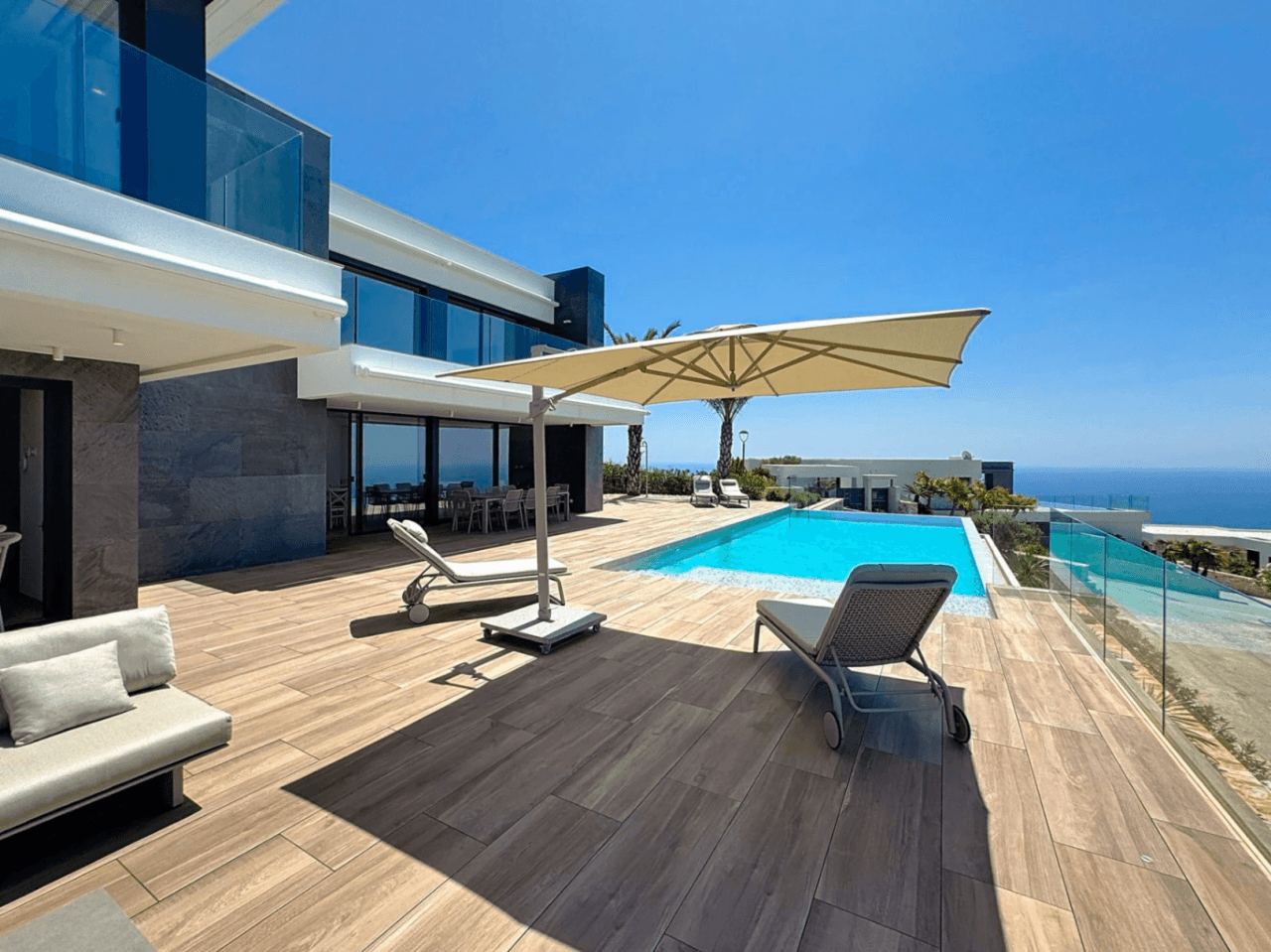 Cumbre del Sol Villa de lujo con vistas panorámicas en residencial Jazmines