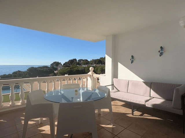 Apartamento en primera línea con vista al mar en venta en Platgetes, Moraira
