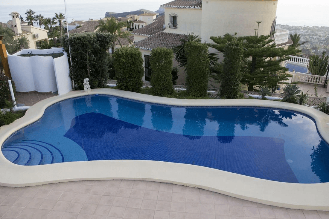 Villa rénovée à Cumbre del Sol avec vue sur la mer