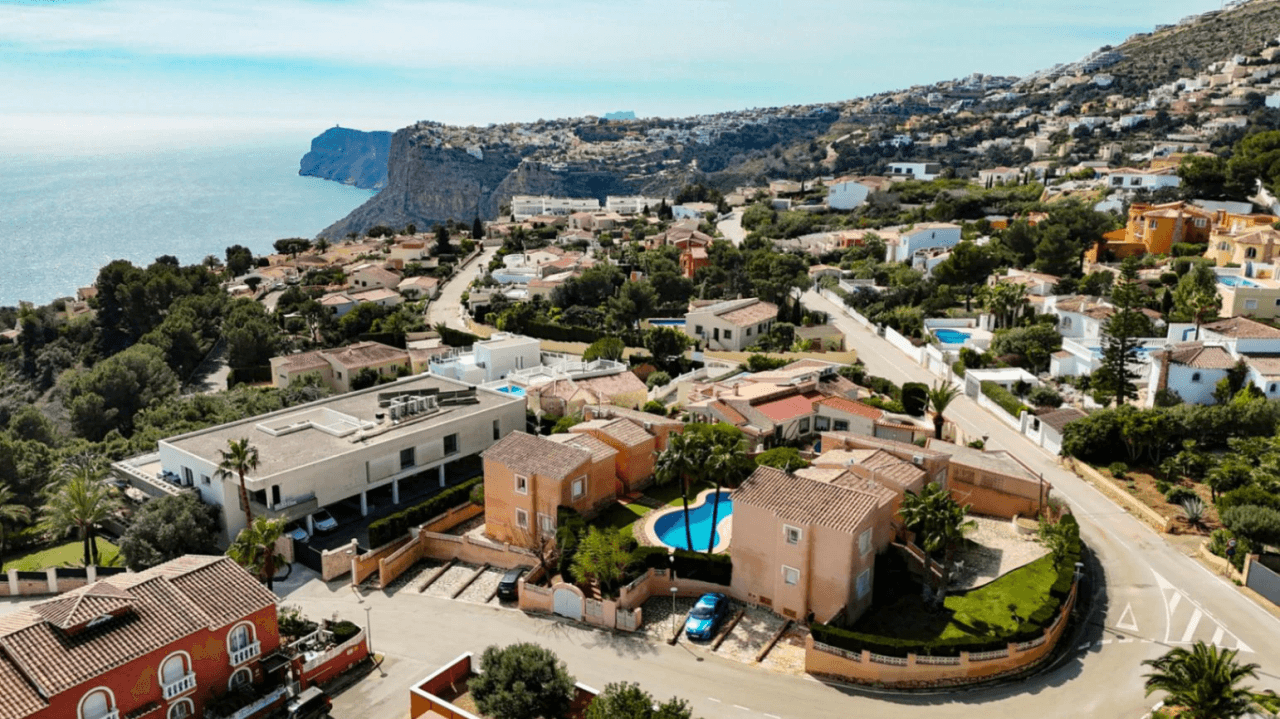 Appartement rénové à Cumbre del Sol avec vue sur la mer