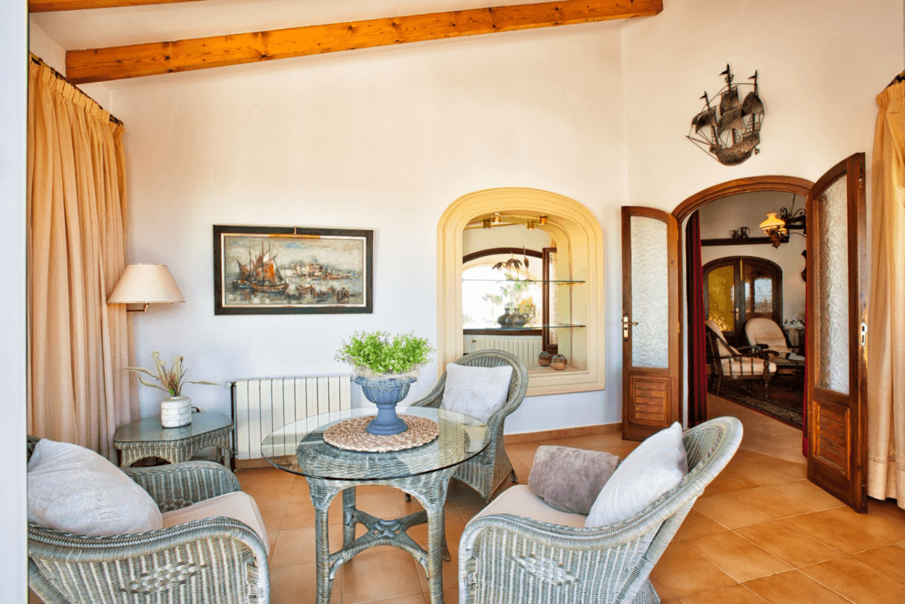 Villa traditionnelle avec vue sur la mer à vendre à Benissa