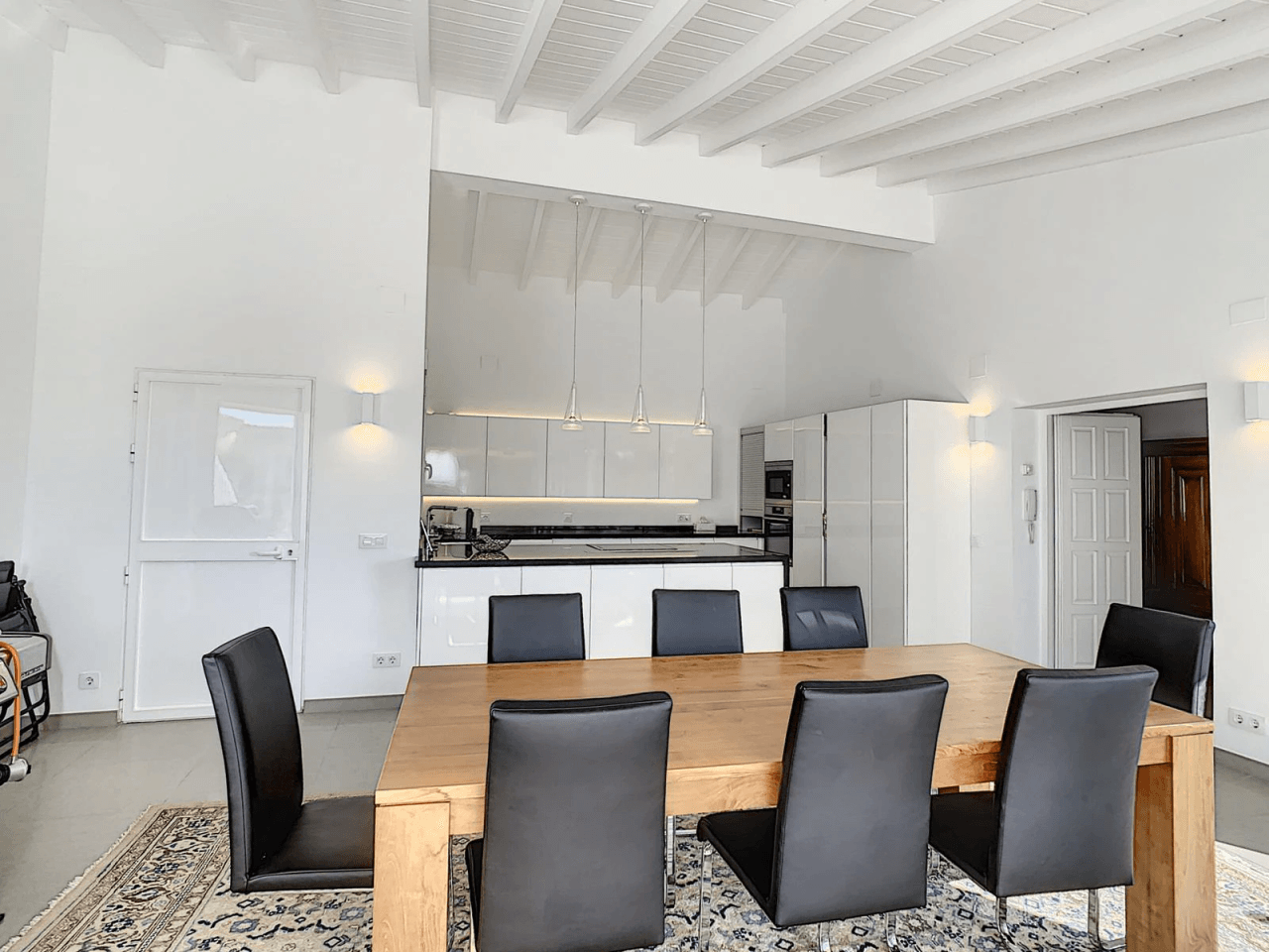 Villa rénovée à Cumbre del Sol avec vue sur la mer