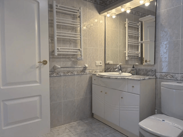 Apartamento en primera línea con vista al mar en venta en Platgetes, Moraira
