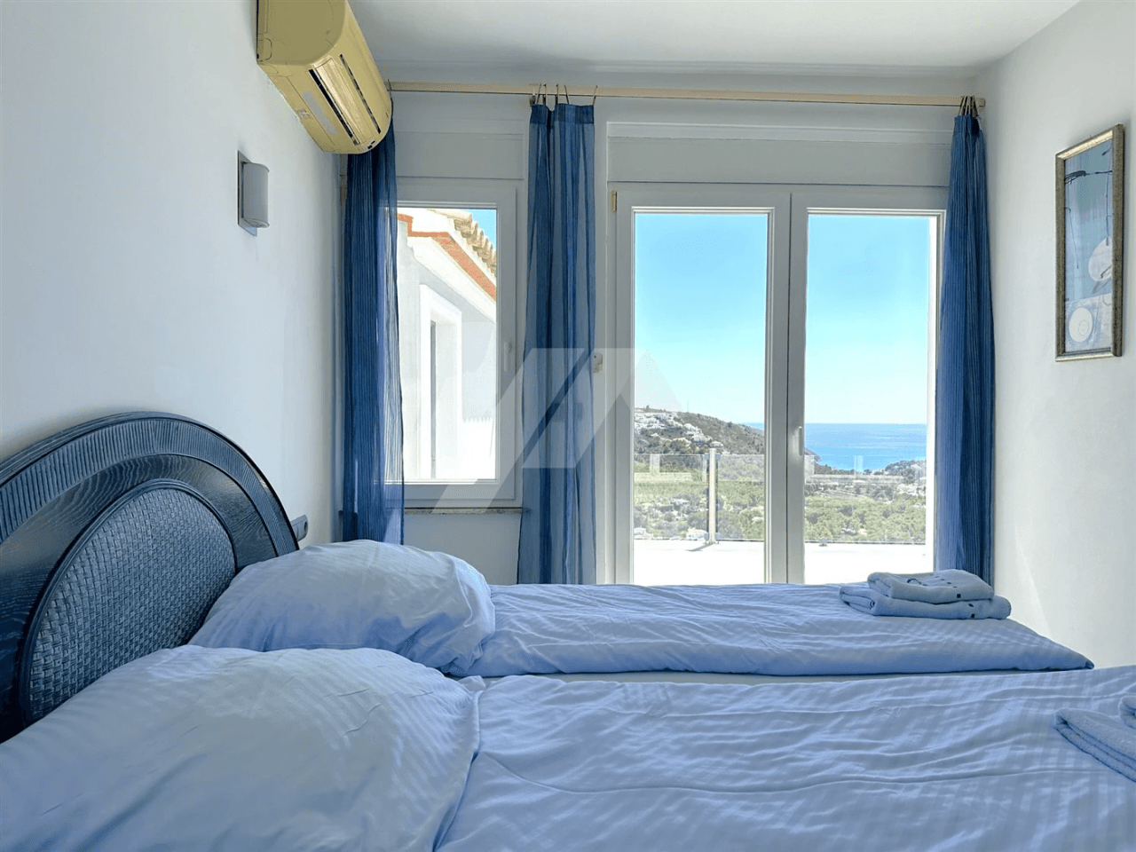 Villa con vistas panorámicas al mar en venta en Moraira, Costa Blanca.