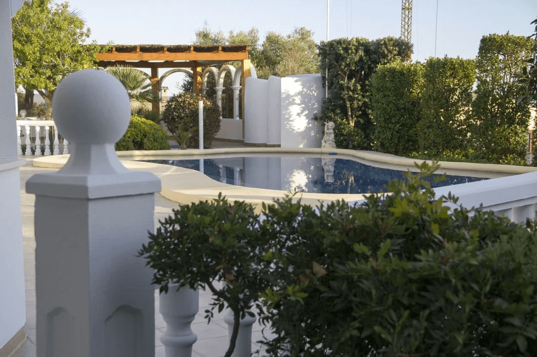 Villa rénovée à Cumbre del Sol avec vue sur la mer