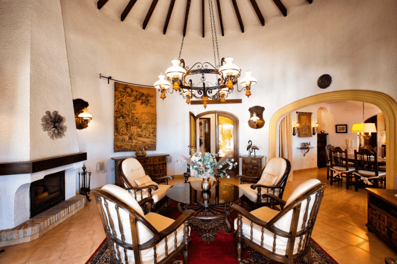 Villa traditionnelle avec vue sur la mer à vendre à Benissa