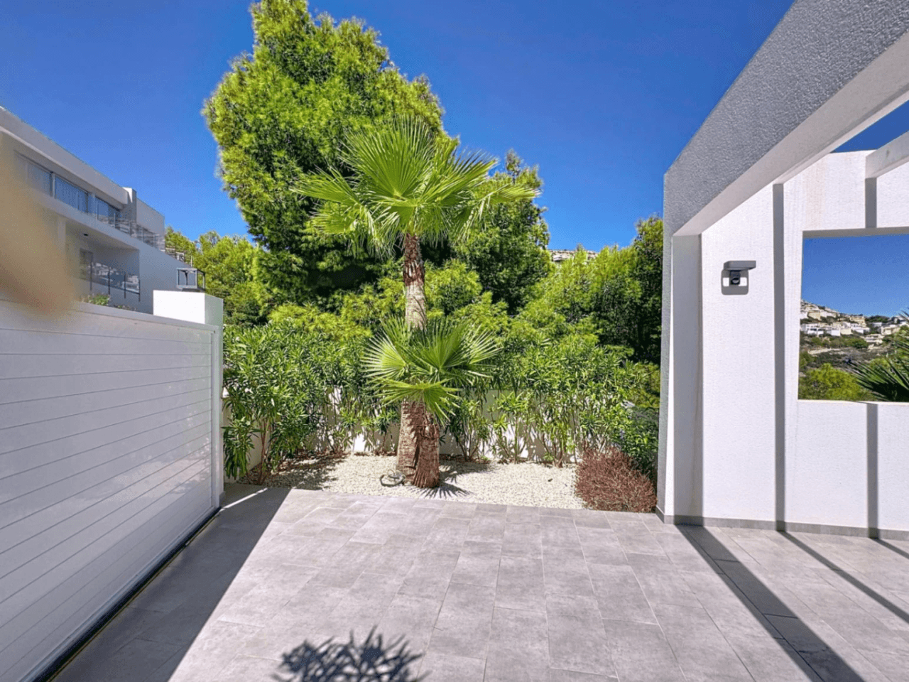 Villa moderne Cumbre del Sol avec vue sur la mer et piscine privée