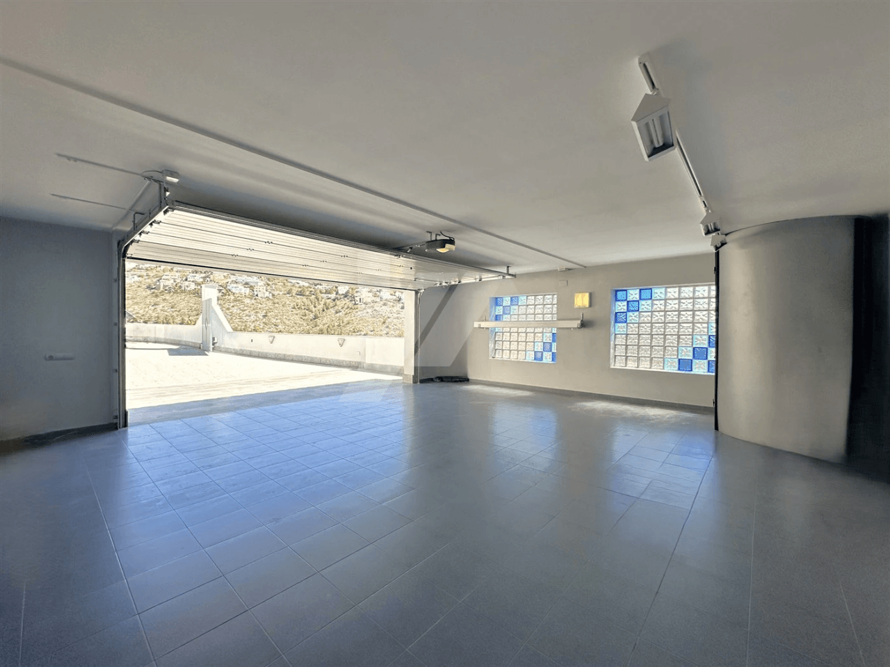 Villa con vistas panorámicas al mar en venta en Moraira, Costa Blanca.