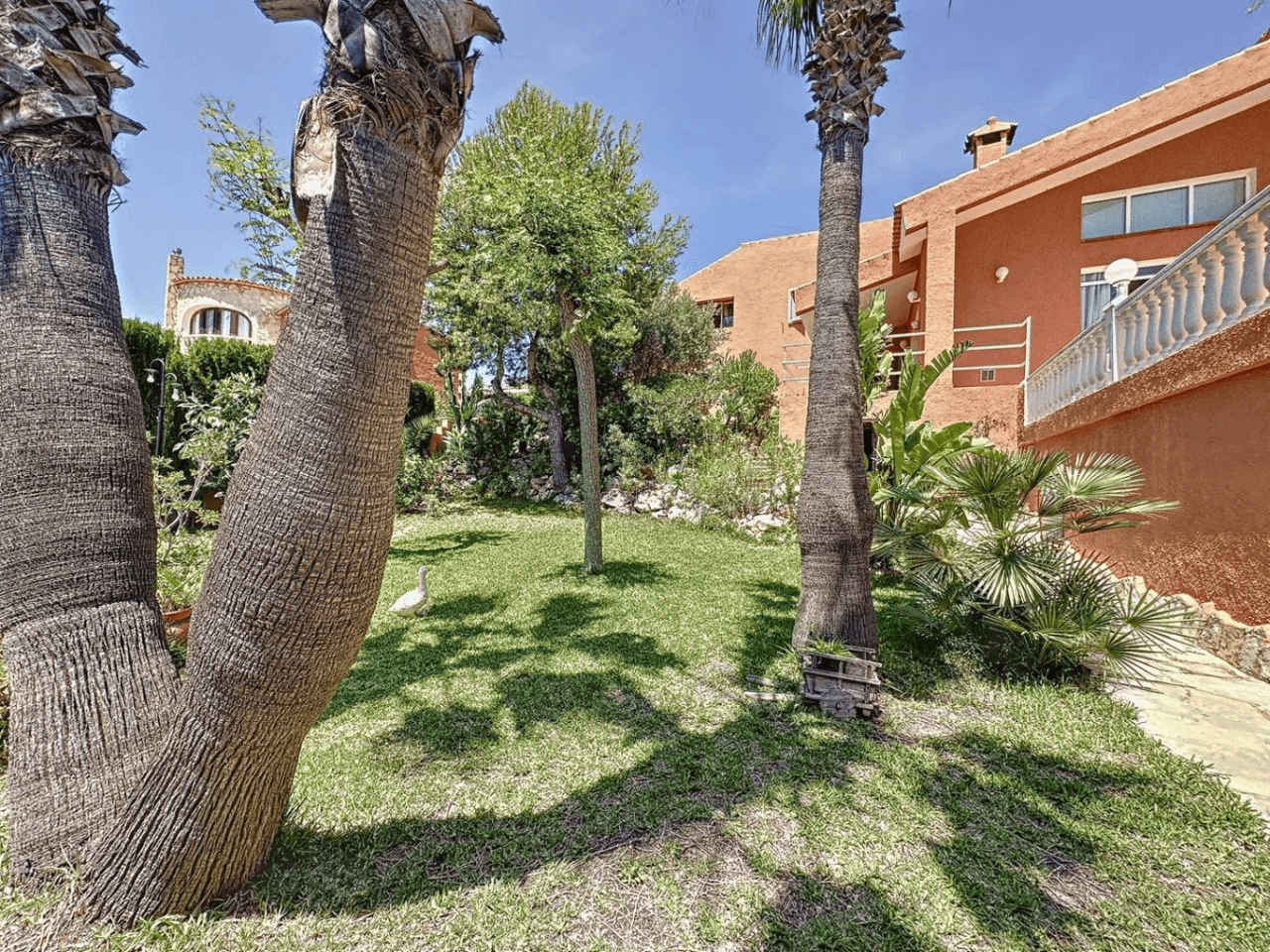 Villa Cumbre del Sol avec piscine privée proche de tous les services
