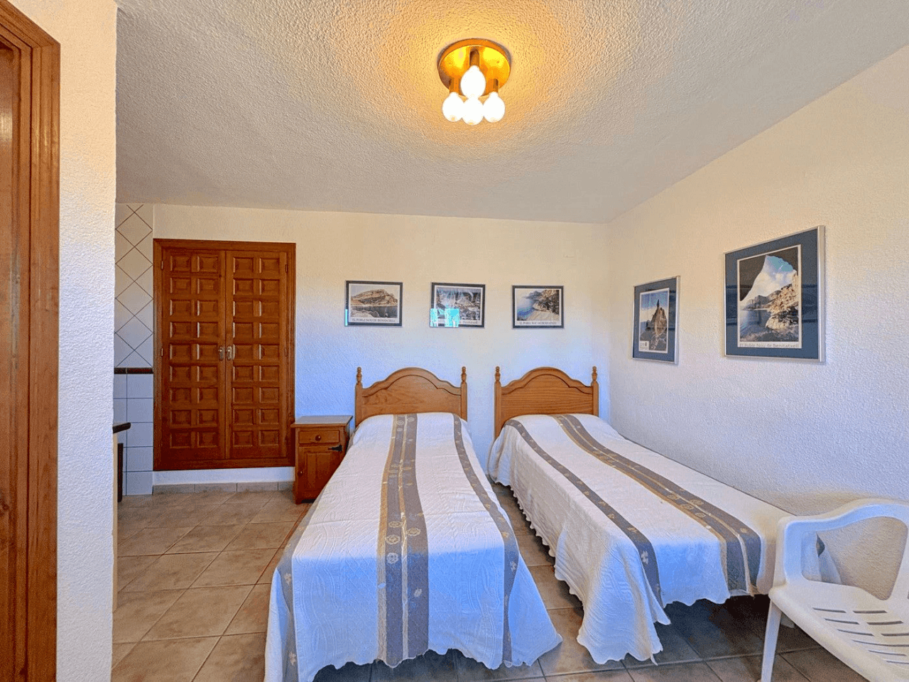 Villa Cumbre del Sol avec vue sur la mer et piscine privée.