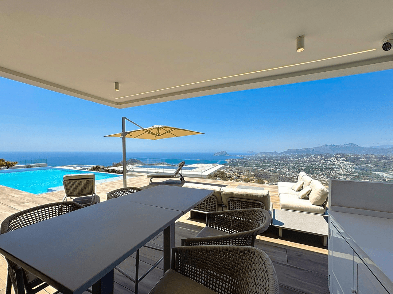 Cumbre del Sol Villa de lujo con vistas panorámicas en residencial Jazmines