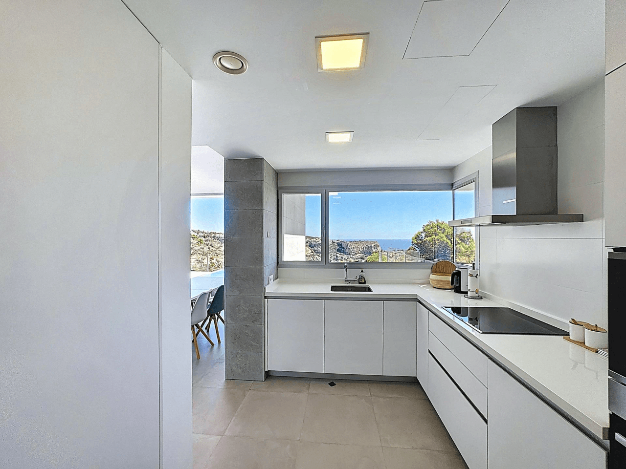Villa moderne Cumbre del Sol avec vue sur la mer et piscine privée
