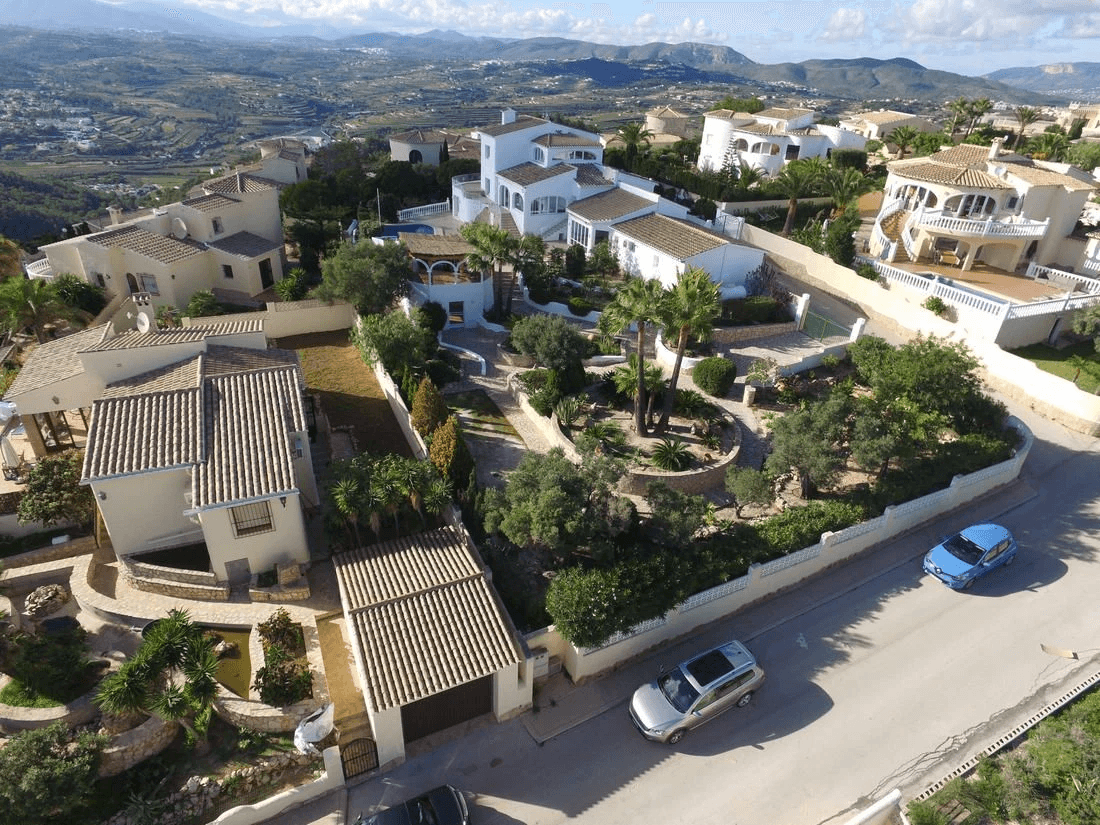 Villa rénovée à Cumbre del Sol avec vue sur la mer