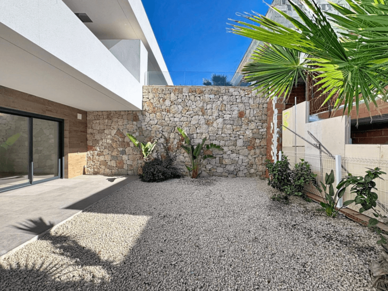 Cumbre del Sol apartamento con jardin a estrenar en Montecala Gardens