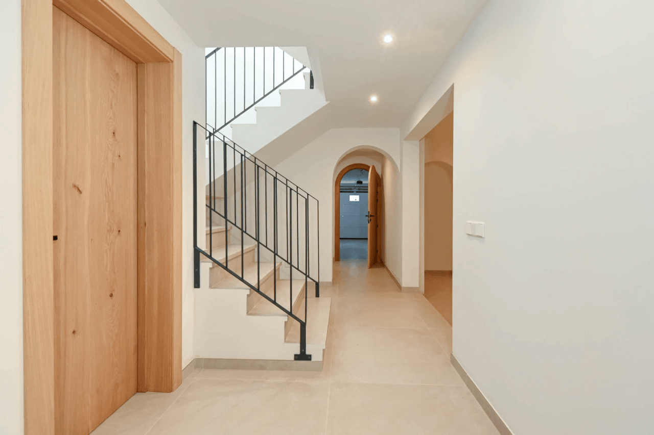 Villa Mediterránea de Obra Nueva con Vistas al Mar en El Portet, Moraira