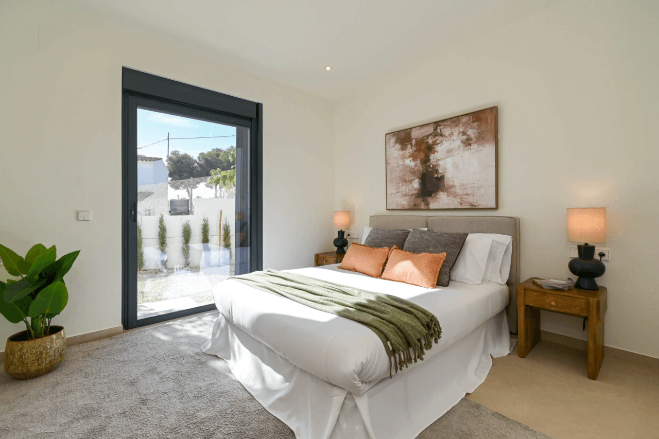 Villa Mediterránea de Obra Nueva con Vistas al Mar en El Portet, Moraira