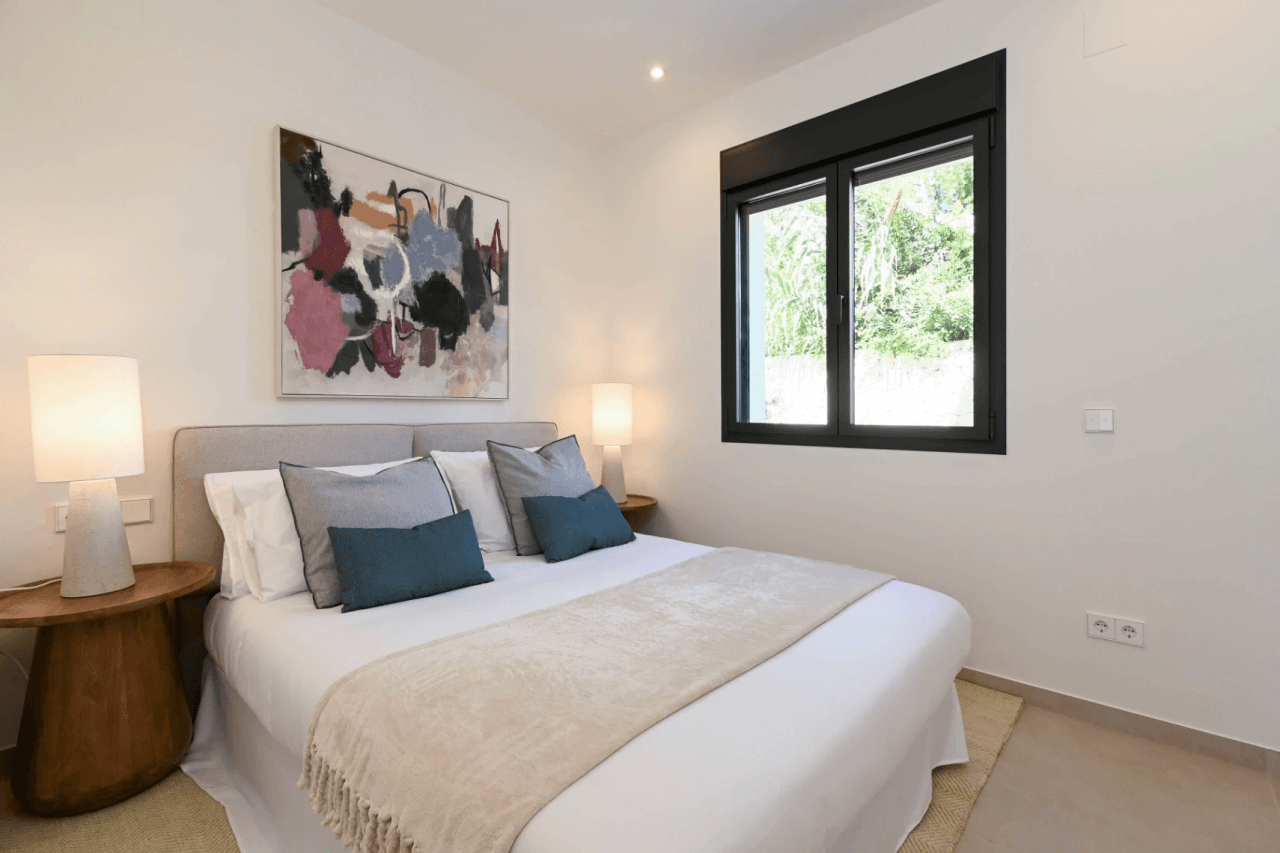 Villa Mediterránea de Obra Nueva con Vistas al Mar en El Portet, Moraira