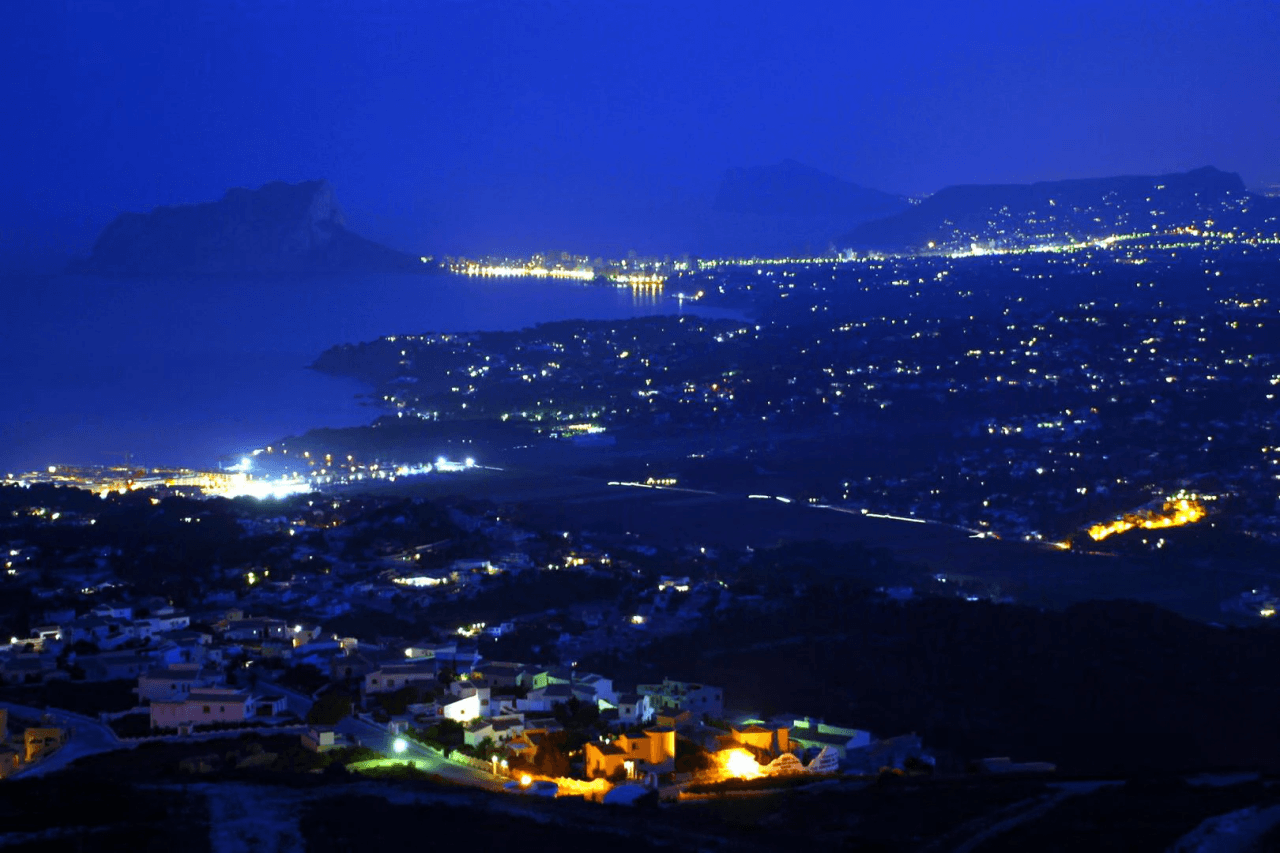 Villa rénovée Cumbre del Sol avec vues panoramiques sur la mer