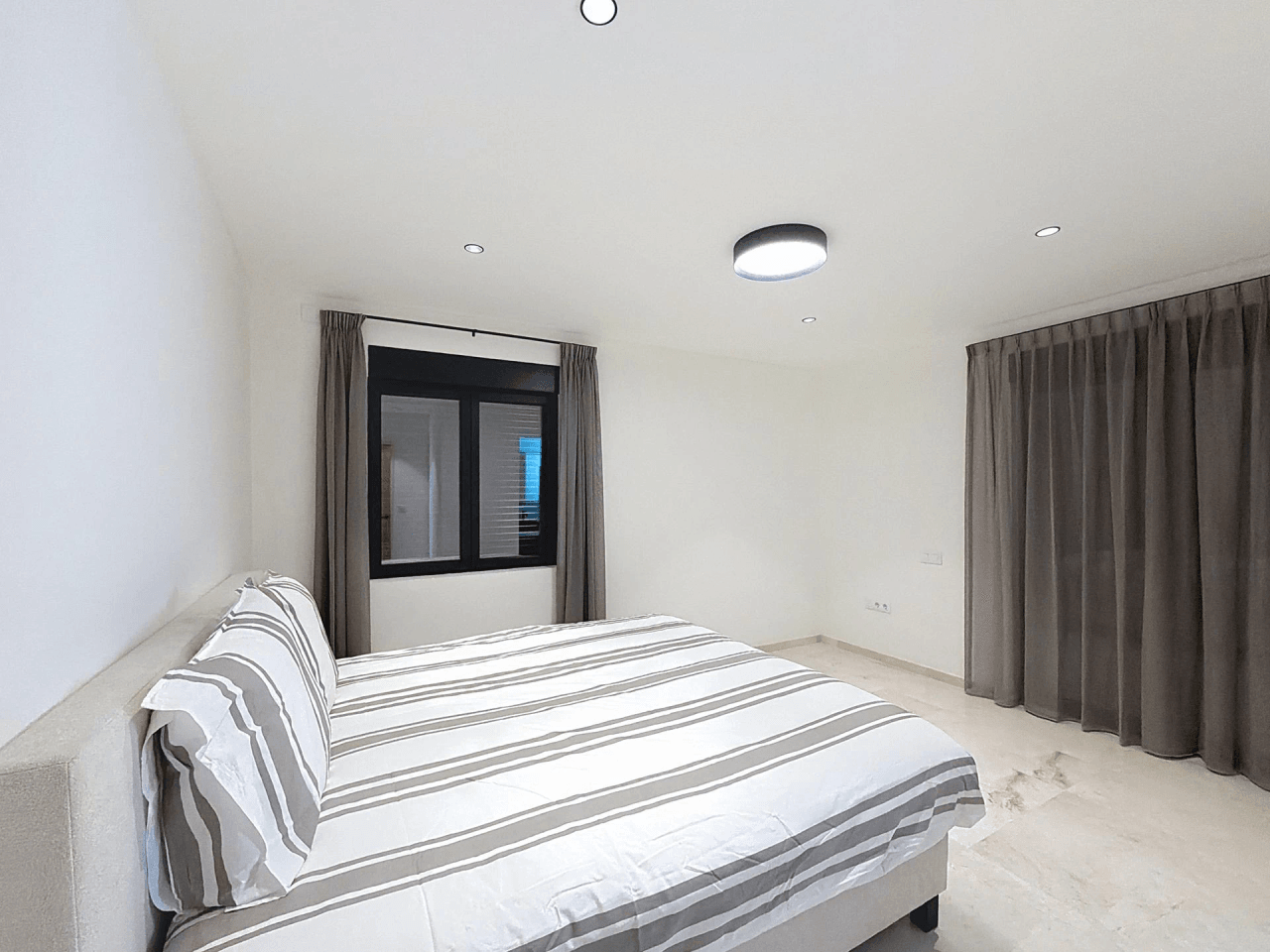 Villa rénovée Cumbre del Sol avec vues panoramiques sur la mer