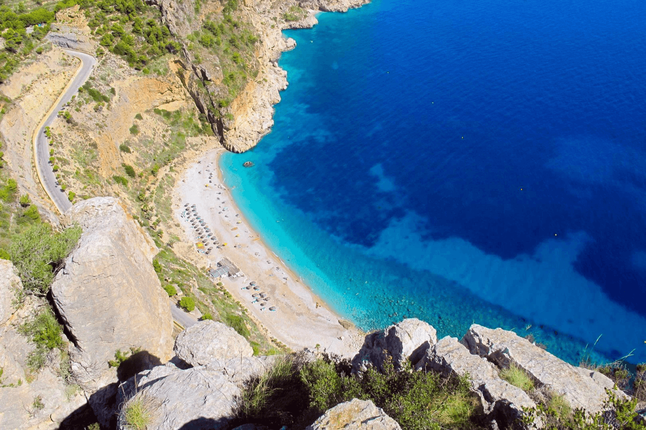 Cumbre del Sol : villa moderne de luxe offrant une vue imprenable sur la mer