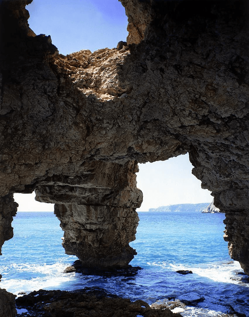 Cumbre del Sol : villa moderne de luxe offrant une vue imprenable sur la mer