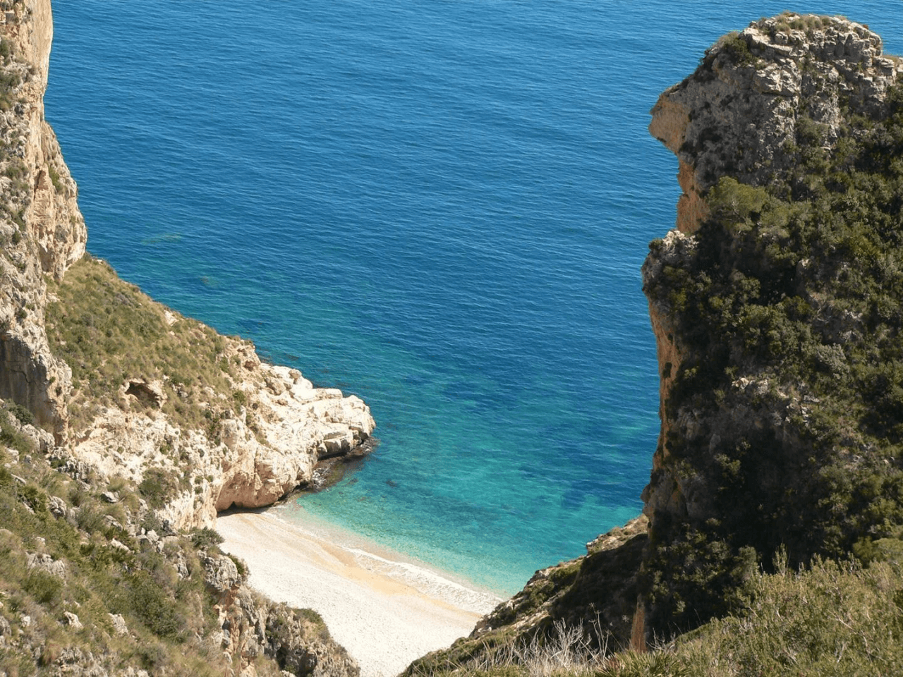 Cumbre del Sol : villa moderne de luxe offrant une vue imprenable sur la mer
