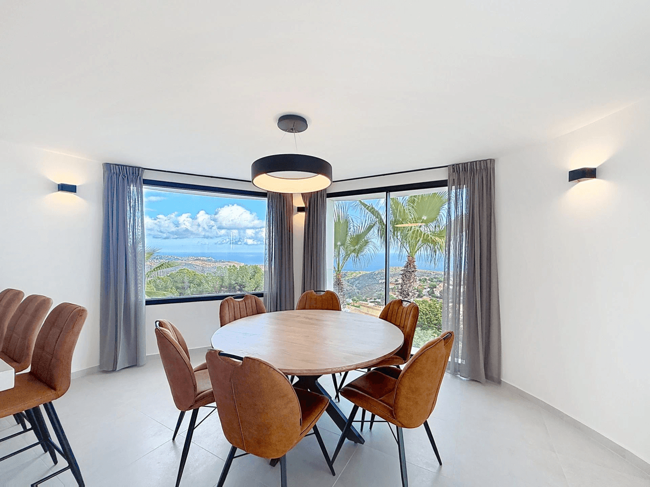 Villa rénovée Cumbre del Sol avec vues panoramiques sur la mer