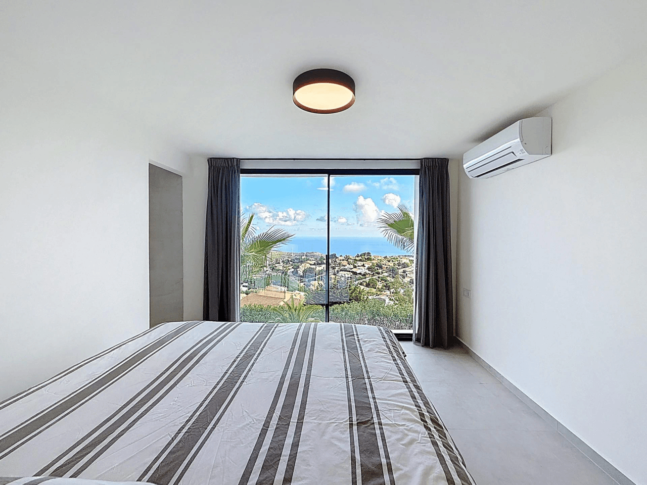 Villa rénovée Cumbre del Sol avec vues panoramiques sur la mer