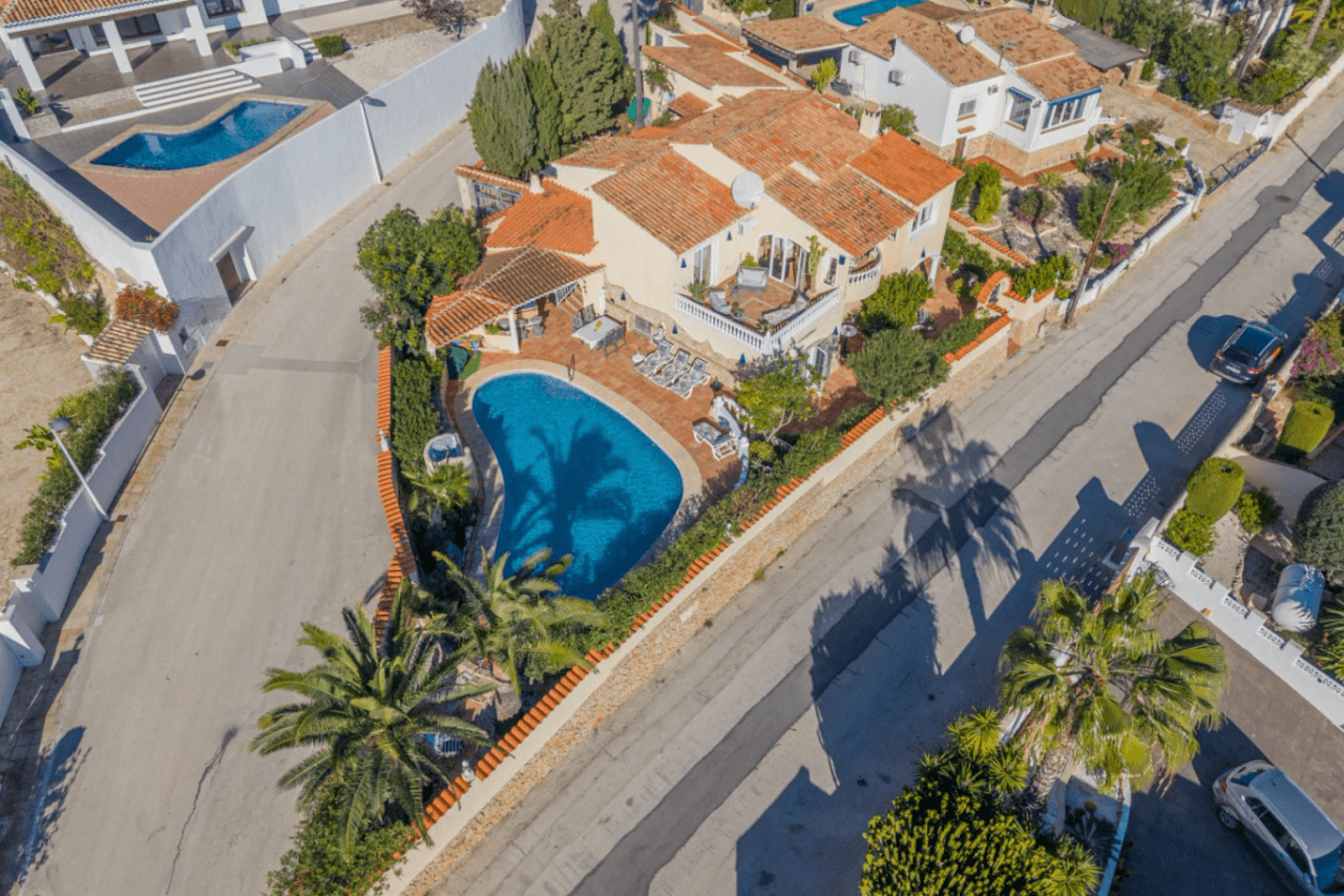 Villa à vendre avec 4 chambres à Benimeit, Moraira.