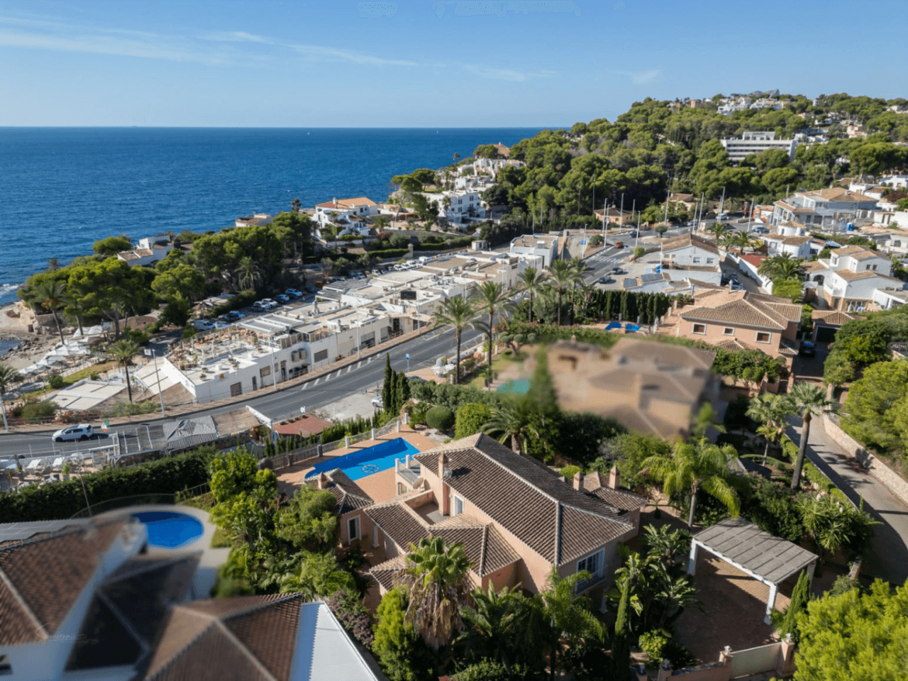 Villa de lujo en segunda línea de playa en el corazón de Moraira