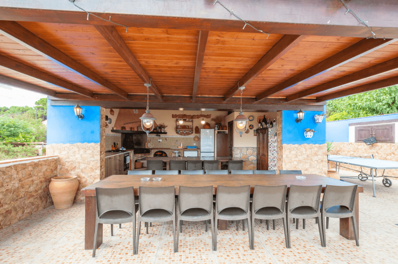 Finca en Benissa en Venta en Amplia Parcela con Piscina y Casa de Huéspedes