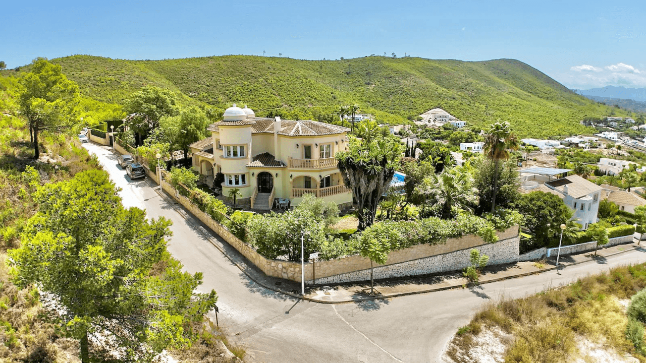 Magnifique villa de luxe à vendre à Javea avec vue sur la mer et le Montgó.
