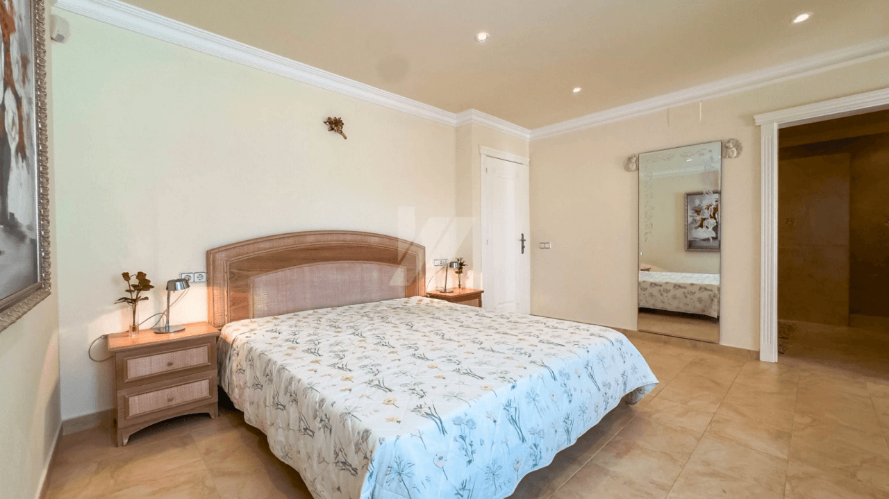 Villa de lujo en venta en Moraira con vistas al mar.