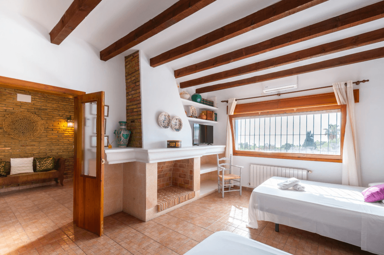 Finca en Benissa en Venta en Amplia Parcela con Piscina y Casa de Huéspedes