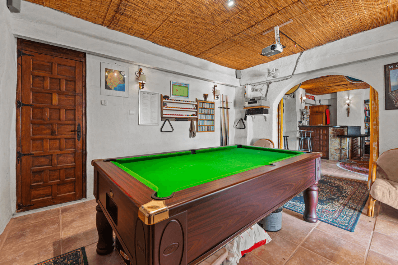 Villa à vendre à Benissa, Montemar, avec piscine privée.
